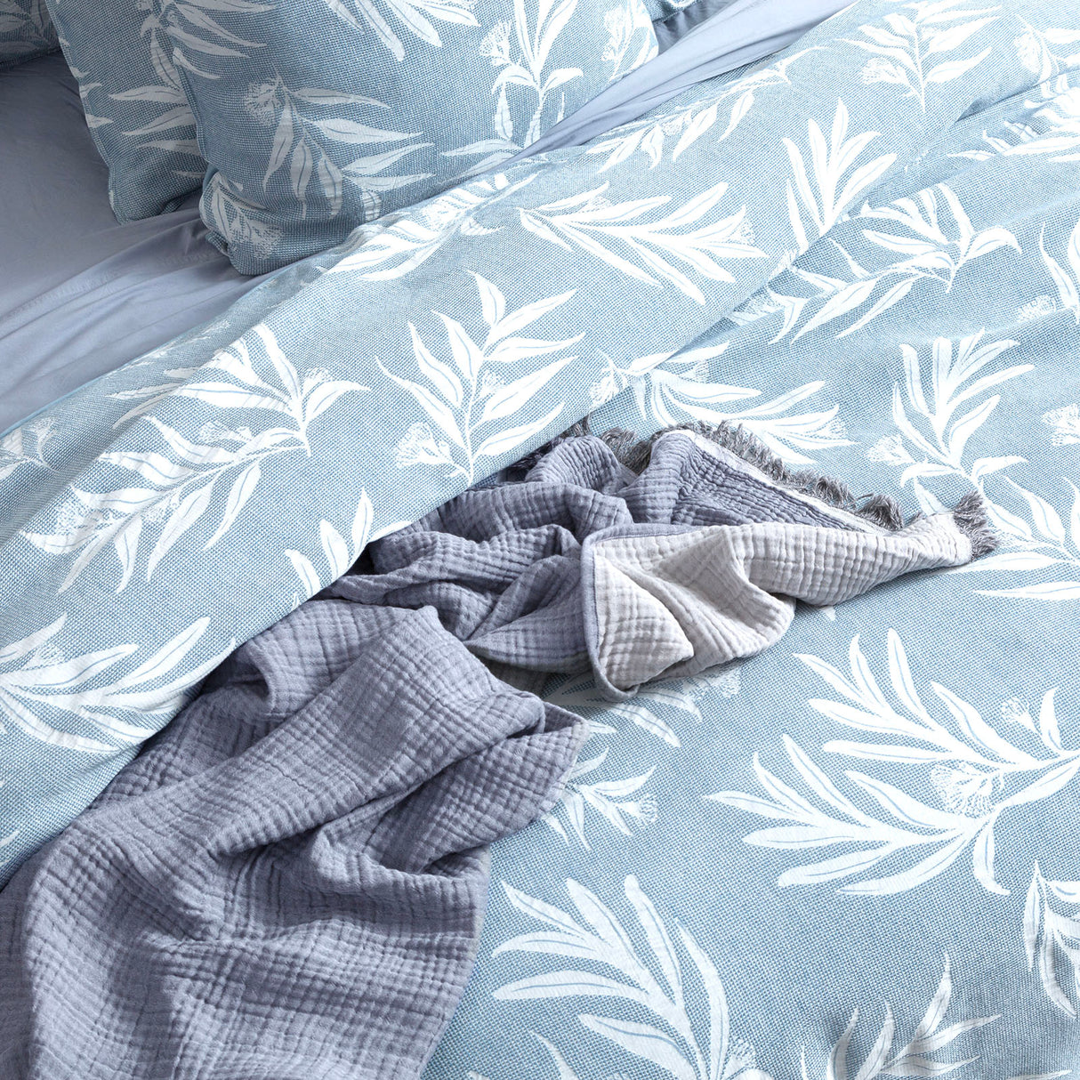 Bahama Flora 100% Cotton Jacquard Quilt Cover Set by Renee Taylor | 4 Sizes 4 Colours