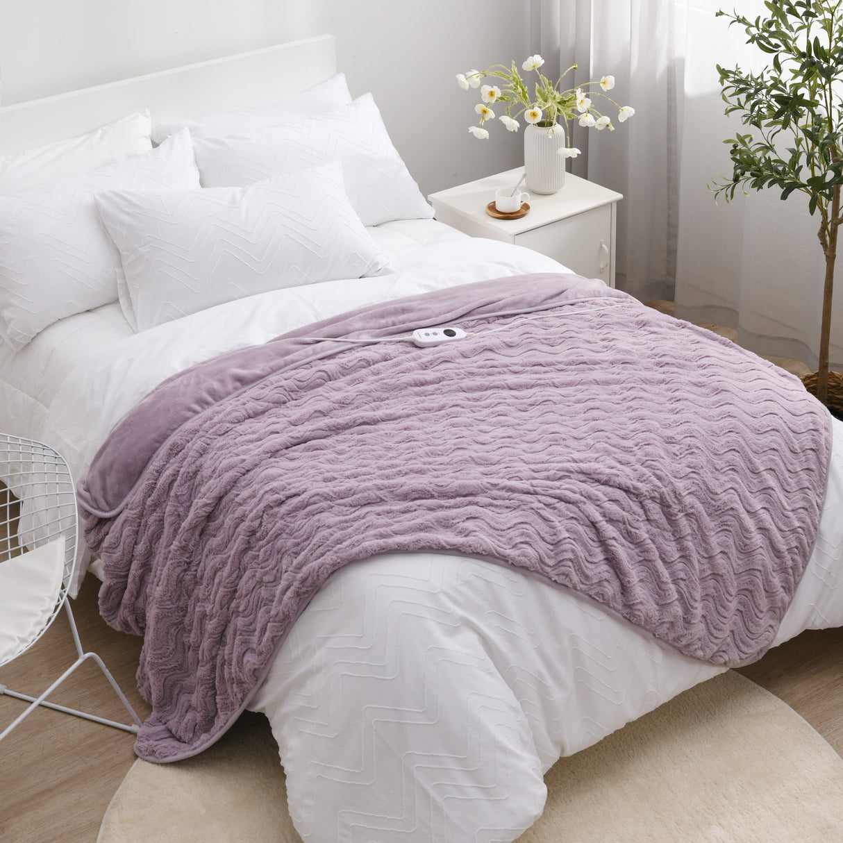 Luxore Super Soft Faux Fur Heated Throw | Plush Electrical Heated Blanket | 2 Sizes - 3 Colours