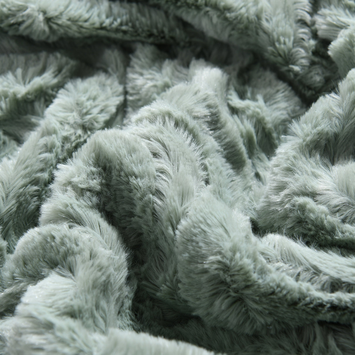 Luxore Super Soft Faux Fur Heated Throw | Plush Electrical Heated Blanket | 2 Sizes - 3 Colours