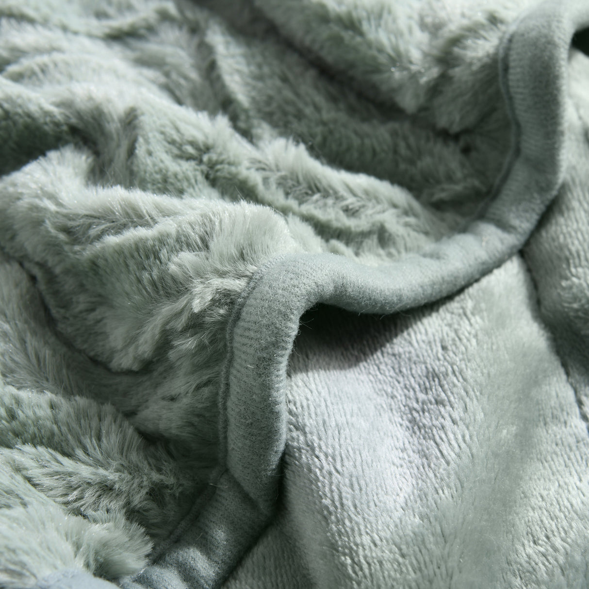 Luxore Super Soft Faux Fur Heated Throw | Plush Electrical Heated Blanket | 2 Sizes - 3 Colours